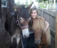 Urlaub wie ihn Kinder mögen: Desiree Haug vom Pferdehof Dorfschänke mit Maultier Moritz u. Pony Buwi Urlaub wie ihn Kinder mögen: Desiree Haug vom Pferdehof Dorfschänke mit Maultier Moritz u. Pony Buwi