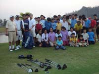 Golfschule Jaidee Thongchai, Thailand (von links: W. Kramski und J. Thongchai)