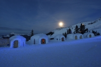 Alpeniglu Dorf bei Nacht 