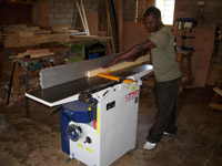 Die neue Hobelmaschine wurde im Chisomo-Zentrum in Malawi sehnsüchtig erwartet. Foto: Liebenzeller M