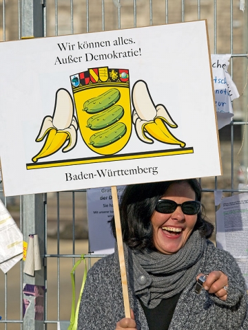 Ihr könnt alles! Außer Demokratie. Ihr könnt alles! Außer Demokratie.