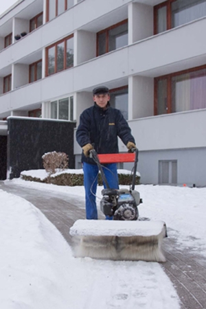 Hohe Nachfrage nach Eis- und Schneebeseitigung stellt viele Dienstleister vor Probleme Hohe Nachfrage nach Eis- und Schneebeseitigung stellt viele Dienstleister vor Probleme