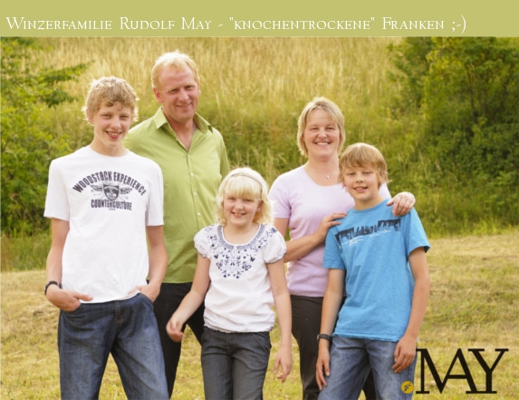 Weinhandel onlineweinkeller.de verstärkt sein Sortiment mit Weingut Rudolf May aus Franken. Weinhandel onlineweinkeller.de verstärkt sein Sortiment mit Weingut Rudolf May aus Franken.