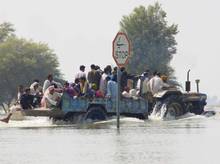 In vielen Teilen Pakistans steht das Wasser noch immer. Foto: CARE/Thomas Schwarz