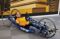 Anna Schaffelhuber in ihrem Shark-Trainings-Handbike (Bildquelle: Sunrise Medical, Malsch)