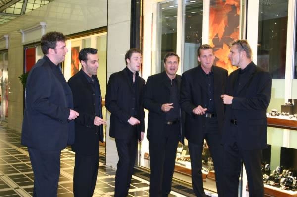 A-Cappella Düsseldorf: Bester Köln-Export seit vielen Jahren - Choirblax singen auf der Königsallee A-Cappella Düsseldorf: Bester Köln-Export seit vielen Jahren - Choirblax singen auf der Königsallee