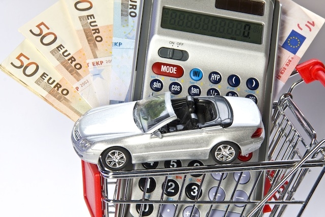 KFZ-Versicherungen werden teurer. Jetzt heißt es wieder richtig vergleichen spart Geld!