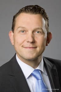 Peter Erke ist neuer Vertriebsleiter der cronos Unternehmensgruppe Peter Erke ist neuer Vertriebsleiter der cronos Unternehmensgruppe