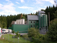 Die Markus-Mühle nutzt ausschließlich Wasserkraft für ihre Stromgewinnung. Die Markus-Mühle nutzt ausschließlich Wasserkraft für ihre Stromgewinnung.