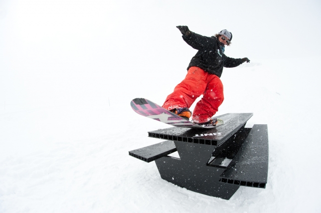 UNIT Parktech AG startet mit neuen Boxen, Rails und Jib Obstacles in die Snowpark&Funpark-Saison 201 UNIT Parktech AG startet mit neuen Boxen, Rails und Jib Obstacles in die Snowpark&Funpark-Saison 201