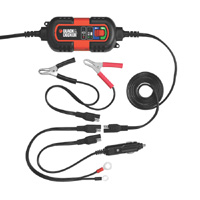 Das Erhaltungsladegerät von Black & Decker hält 6- und 12-Volt-Batterien vollautomatisch geladen. Das Erhaltungsladegerät von Black & Decker hält 6- und 12-Volt-Batterien vollautomatisch geladen.