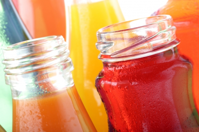 O-I bietet neue moderne Glasverpackungen für alkoholfreie Getränke