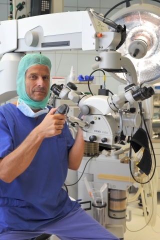 3-D-Mikrochirurgie hilft bei Bandscheibenvorfällen