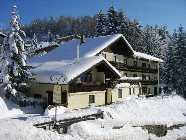 Mit dem Weihnachtsexpress-Sonderzug nach Bodenmais in die Villa Montara Mit dem Weihnachtsexpress-Sonderzug nach Bodenmais in die Villa Montara