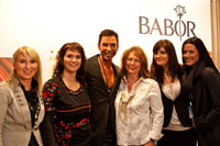 Das Team des Kosmetik-Insitutes Babor Beauty Spa in Backnang mit Peter Schmidinger Das Team des Kosmetik-Insitutes Babor Beauty Spa in Backnang mit Peter Schmidinger