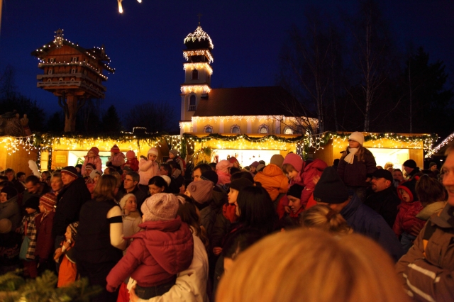 Adventszeit im Freizeitpark Bayern-Park Weihnachtsmarkt mal anders Adventszeit im Freizeitpark B Adventszeit im Freizeitpark Bayern-Park Weihnachtsmarkt mal anders Adventszeit im Freizeitpark B