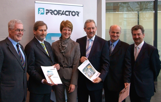 EU-Kommissar auf Stippvisite bei PROFACTOR