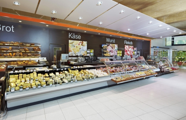 Zertifizierter Klimaschutz-Supermarkt kühlt und heizt mit HAUSER CO2-Hybridanlage