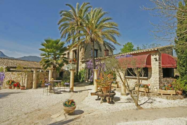 Finca-Restaurant zu verkaufen und Wohnhaus zu verschenken Finca-Restaurant zu verkaufen und Wohnhaus zu verschenken