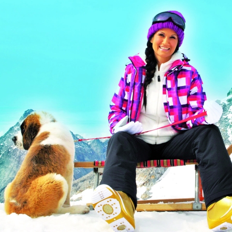Antonia aus Tirol präsentiert Skibekleidung bei C&A