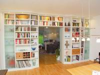 Bibliothek deckend weiß lackiert