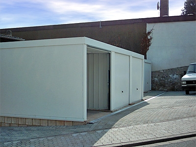 Ob Einzelgarage oder Garagenanlage: Fertiggaragen für jeden Zweck von Exklusiv-Garagen Ob Einzelgarage oder Garagenanlage: Fertiggaragen für jeden Zweck von Exklusiv-Garagen