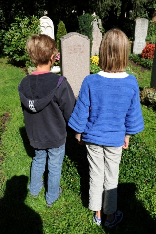 Wenn Eltern sterben: Wer nimmt die Kinder? Wenn Eltern sterben: Wer nimmt die Kinder?
