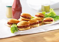 Eine Mini-Sünde wert: die Mini Hamburger der Firma Galileo Lebensmittel GmbH. Eine Mini-Sünde wert: die Mini Hamburger der Firma Galileo Lebensmittel GmbH.