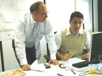 Jochen Schönfelder, Personalleiter bei Veolia Water Solutions & Technologies (links), mit Christan M Jochen Schönfelder, Personalleiter bei Veolia Water Solutions & Technologies (links), mit Christan M
