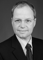 Unter dem neuen wissenschaftlichen Leiter, Prof. Klaus Heying, soll der Studiengang FM noch praxisge Unter dem neuen wissenschaftlichen Leiter, Prof. Klaus Heying, soll der Studiengang FM noch praxisge