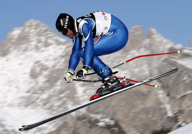Gut geschützt auf die Piste - mit den Testsieger-Skihelmen von Uvex und Cratoni Gut geschützt auf die Piste - mit den Testsieger-Skihelmen von Uvex und Cratoni