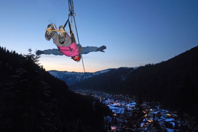 Jochen Schweizer baut spektakuläre Stahlseilrutsche für XXL-Nervenkitzel in Leogang!