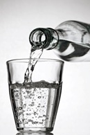 Auch im Büro gilt: Öfter mal was trinken! Auch im Büro gilt: Öfter mal was trinken!