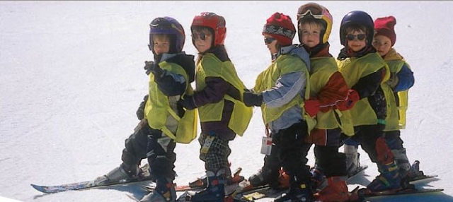 Skiurlaub mit Kinder direkt an den Pisten von Obereggen in den Südtiroler Dolomiten - Kinder unter 8 Skiurlaub mit Kinder direkt an den Pisten von Obereggen in den Südtiroler Dolomiten - Kinder unter 8