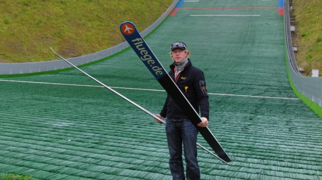 5 Sterne Redner und Olympiasieger Dieter Thoma fungiert als Berater für Sprung-Skiprojekt von fluege 5 Sterne Redner und Olympiasieger Dieter Thoma fungiert als Berater für Sprung-Skiprojekt von fluege