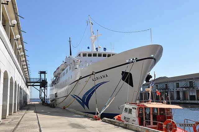 Durch die Umrundung der Karibikinsel Kuba mit dem Kreuzfahrtschiff ADRIANA lernt der Kubaurlauber di Durch die Umrundung der Karibikinsel Kuba mit dem Kreuzfahrtschiff ADRIANA lernt der Kubaurlauber di