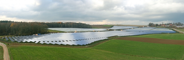 IBC SOLAR schließt 13,8 MW-Solarpark ans Stromnetz an IBC SOLAR schließt 13,8 MW-Solarpark ans Stromnetz an