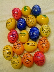 Bedruckte Ostereier mit Ihrem Firmenlogo und einem Grußtext sind das ideale Ostergeschenk. Bedruckte Ostereier mit Ihrem Firmenlogo und einem Grußtext sind das ideale Ostergeschenk.