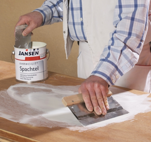 Ahrweilit Spachtel mit optimierter Rezeptur
