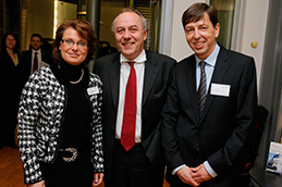 (v.l.) Annette Theil-Deininger (GF BBT), Minister Matthias Machnig, Michael Burchardt (GF BBT) (v.l.) Annette Theil-Deininger (GF BBT), Minister Matthias Machnig, Michael Burchardt (GF BBT)