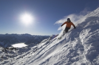 Skifahrer im Gelände Skifahrer im Gelände