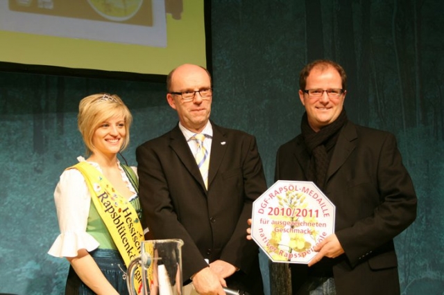 Rapskernöl von rapskernoel.info wird mit DGF-Rapsölmedaille ausgezeichnet Rapskernöl von rapskernoel.info wird mit DGF-Rapsölmedaille ausgezeichnet