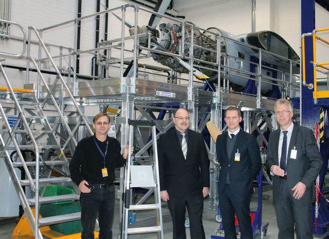 Lufthansa Technical Training trainiert mit Steigtechnik aus Günzburg Lufthansa Technical Training trainiert mit Steigtechnik aus Günzburg