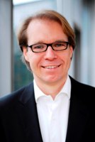 RBC-Geschäftsführer Klaus Gräff vermarktet künftig amerikanische Webradios im deutschen Markt RBC-Geschäftsführer Klaus Gräff vermarktet künftig amerikanische Webradios im deutschen Markt