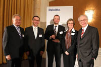 Die Vertreter der Firma Röhm mit Prof. Dr. h.c. Lothar Späth. Die Vertreter der Firma Röhm mit Prof. Dr. h.c. Lothar Späth.
