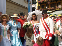 Kaiser Franz Joseph nebst Gattin Sissi statte zu seinem 177. Geburtstag Zell am See einen Besuch ab Kaiser Franz Joseph nebst Gattin Sissi statte zu seinem 177. Geburtstag Zell am See einen Besuch ab