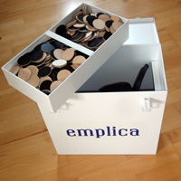 Reparatursystem für Schalungsplatten von Emplica. Reparatursystem für Schalungsplatten von Emplica.