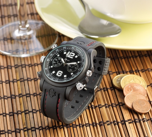 OctaCam 5in1-Kamera-Uhr mit Voice-Recorder