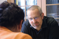 Gotthard Lehner, Klinikleiter von drei bayerischen Suchtkliniken, im Therapiegespräch. Gotthard Lehner, Klinikleiter von drei bayerischen Suchtkliniken, im Therapiegespräch.