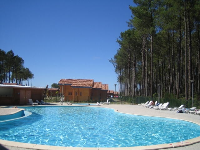 Eröffnung eines neuen Familien Surf Camps